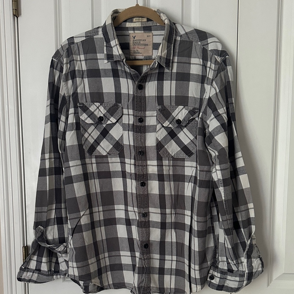 American Eagle Outfitters Grey and White Plaid Button-Down Shirt